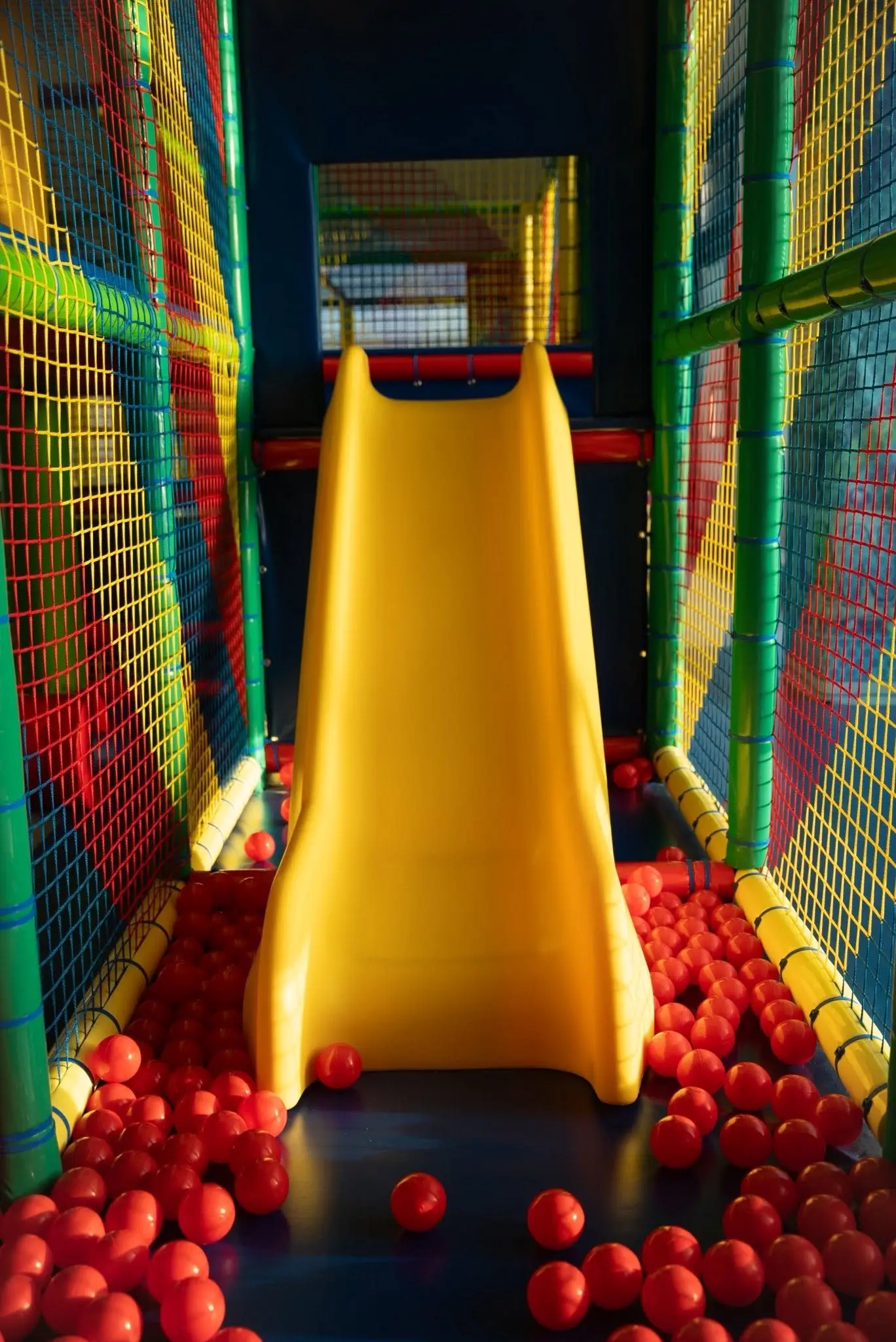 Lo scivolo che finisce nelle palline